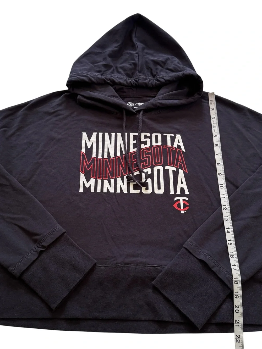 Minnesota Twins Pullover Hooded Sweatshirt Womens Size Large Genuine Merchandise